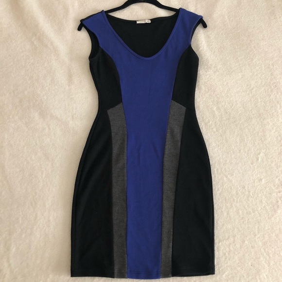 body con dress with V neck - Picture 1 of 4